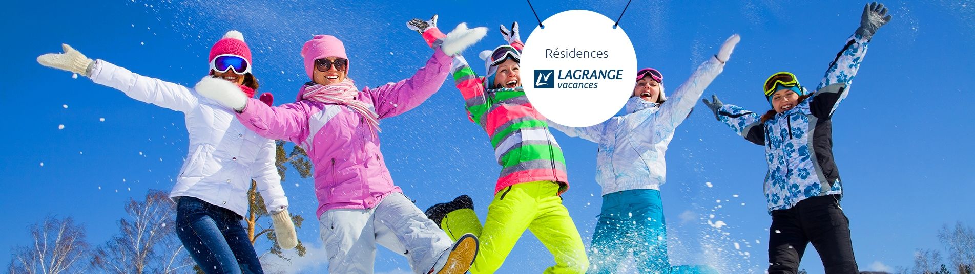 Groupe d'amis au ski