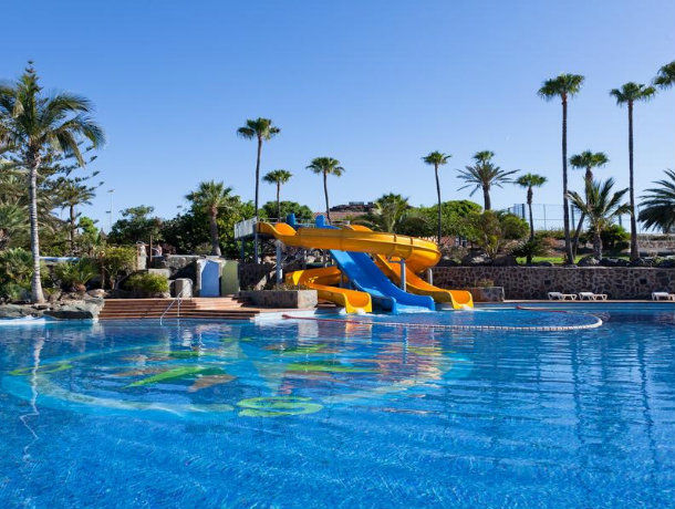 Famille en vacances aux Canaries