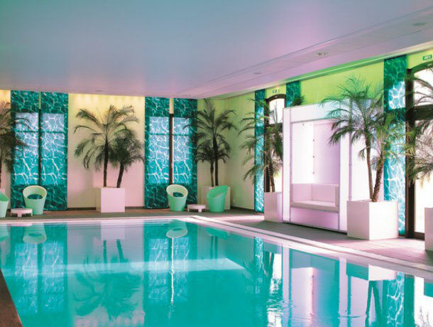 Piscine intérieure